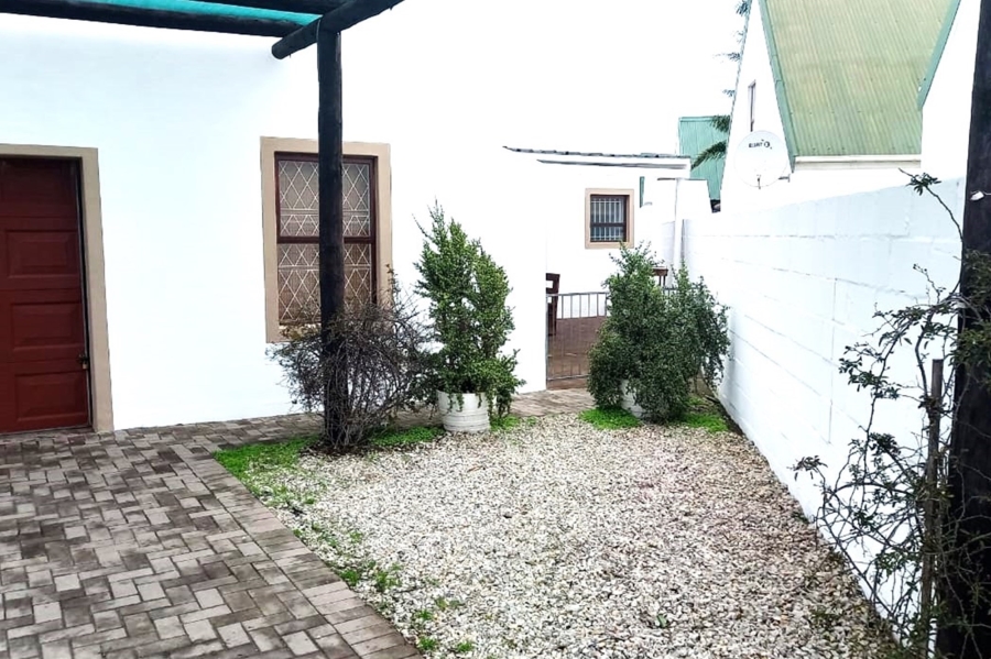 To Let 3 Bedroom Property for Rent in Skiathos Western Cape